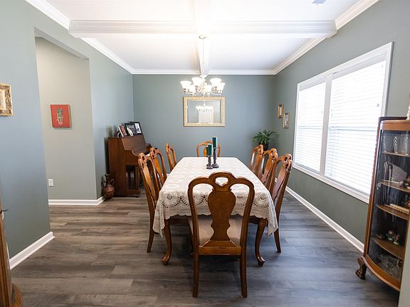 5th image of 186 Shadowbrook Way