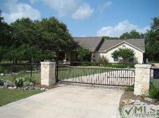 215 Phantom Rider Trl, Spring Branch, TX 78070