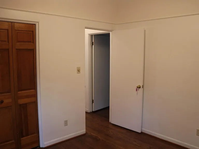 323 N Eton St — Photo 14