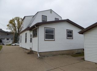 2621 Van Buren St, Dubuque, IA 52001