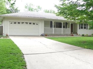 700 SW Crest Dr, Topeka, KS 66606