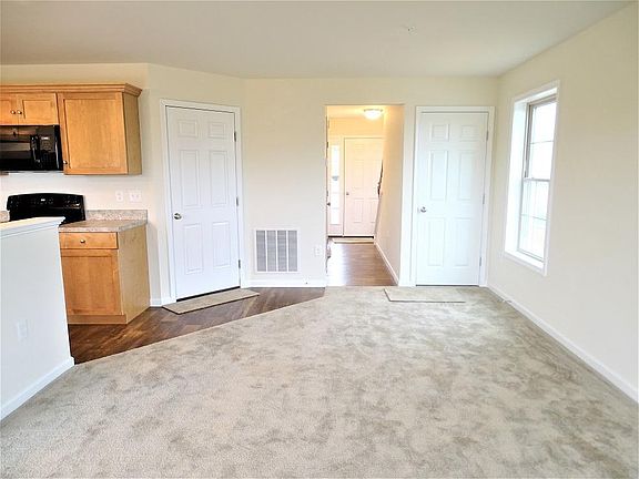 3rd image of 6 Granite Dr #A