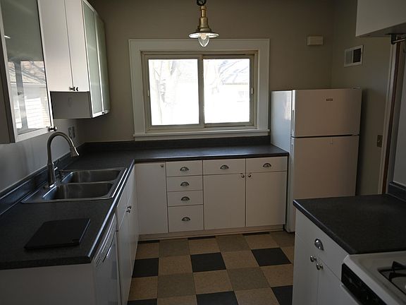 4th image of 1506 W 116th St
