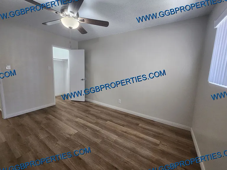 727-741 Orizaba Ave — Photo 21