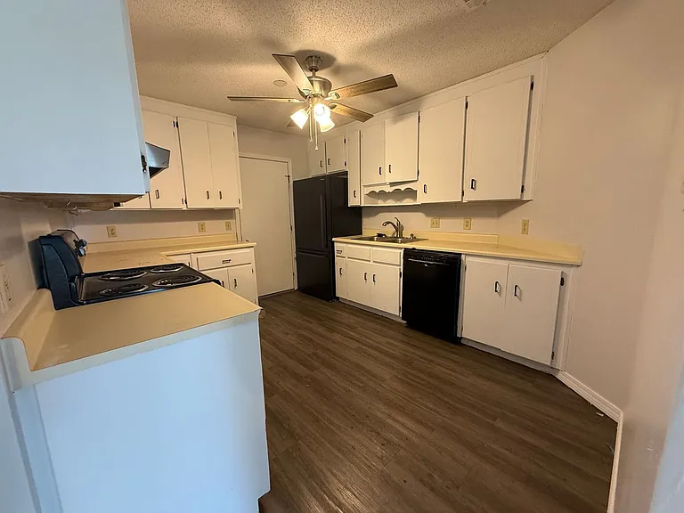 3872 Mariners Dr — Photo 7