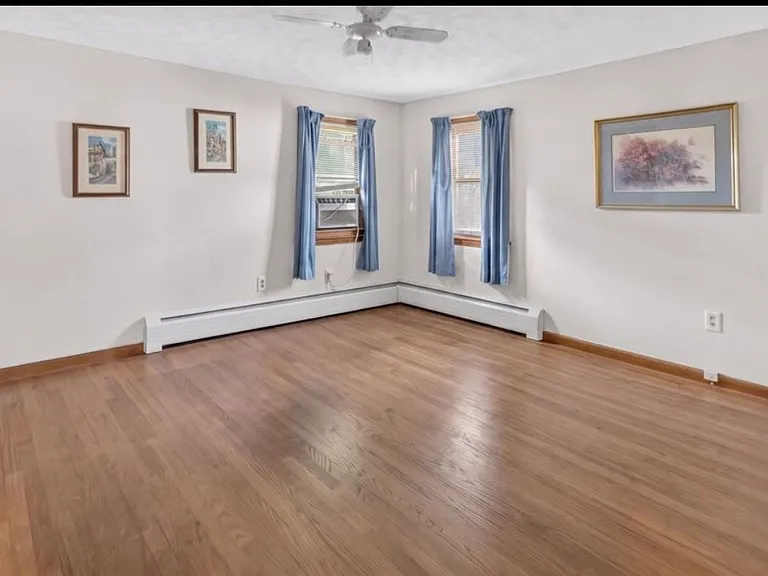 23 Thompson St — Photo 17