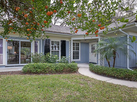 2nd image of 221 Shady Oak Ln