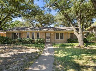 2908 Melmar Park St, Commerce, TX 75428