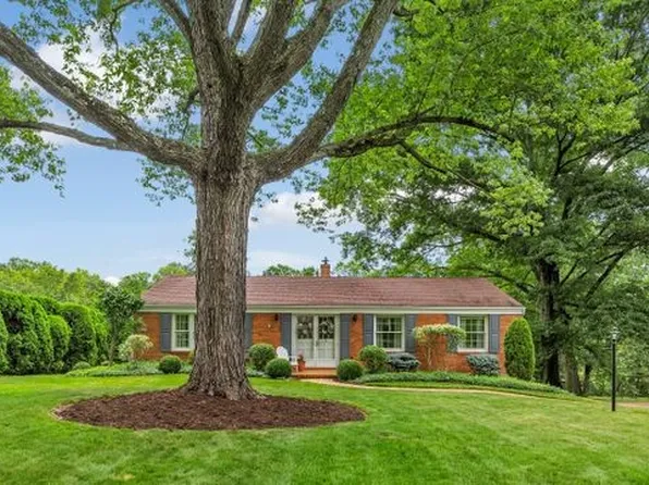 170 E Edgewood Dr, McMurray, PA 15317