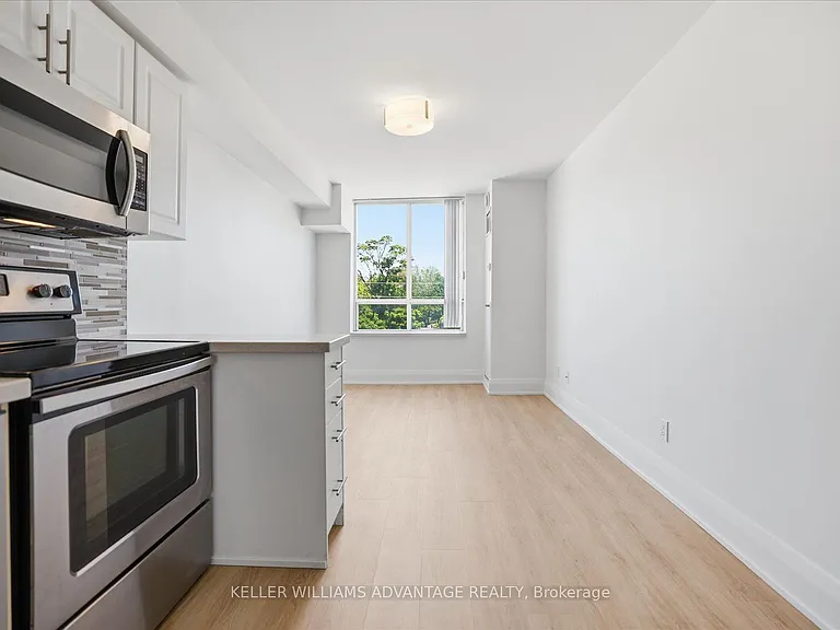 1733 Queen St E #415 — Photo 11