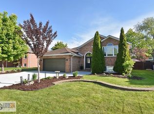 1630 Minto Ave, Lasalle, ON N9J 3H2