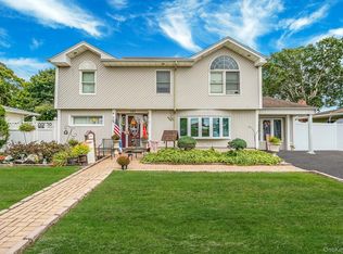 197 E 2nd Street, Deer Park, NY 11729