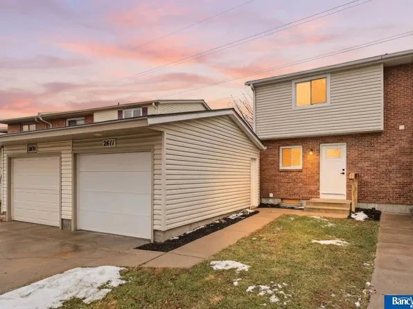 2611 Nottingham Ct, Lincoln, NE 68512