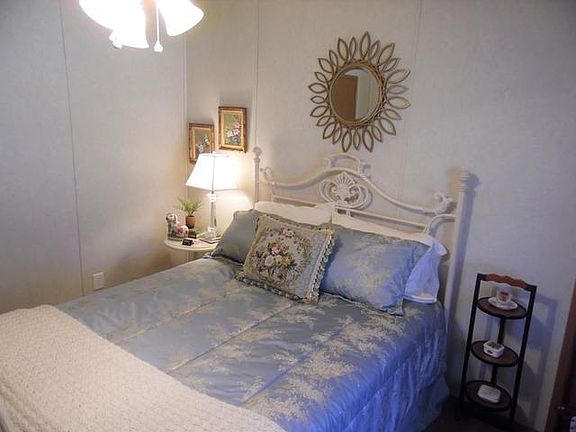 3rd image of 16 Berva Dr