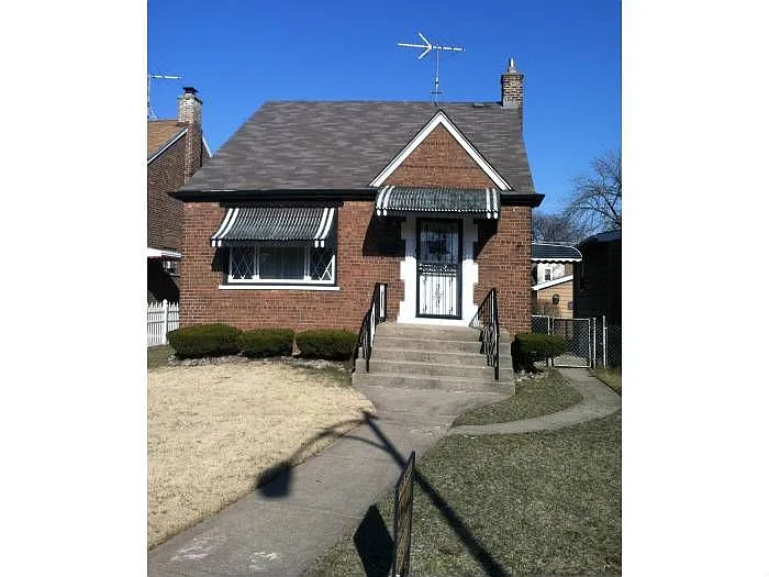 11127 S Ave E photo 1