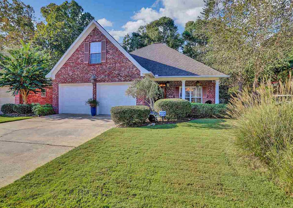1st image of 205 E Towne Dr