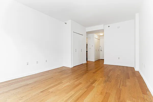 Rented by REAL New York | media 32