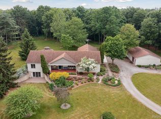 2786 Fishbeck Rd, Howell, MI 48843