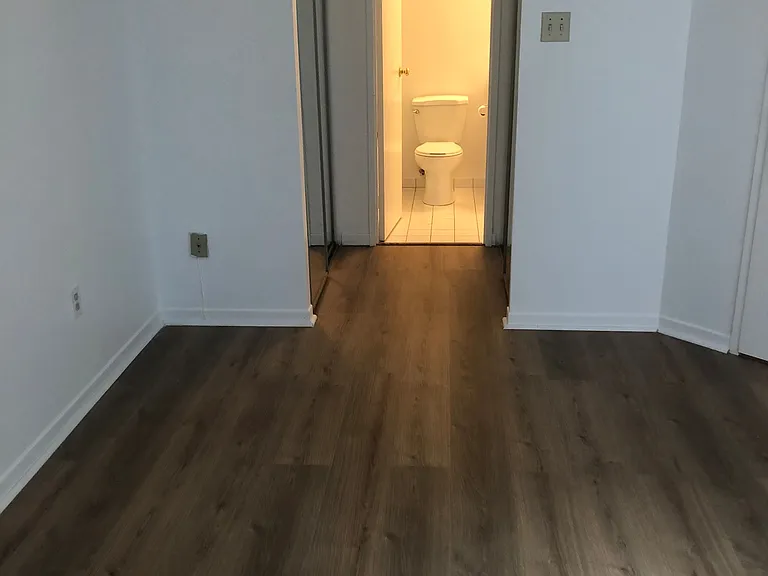 1001 Bay St #404 — Photo 19