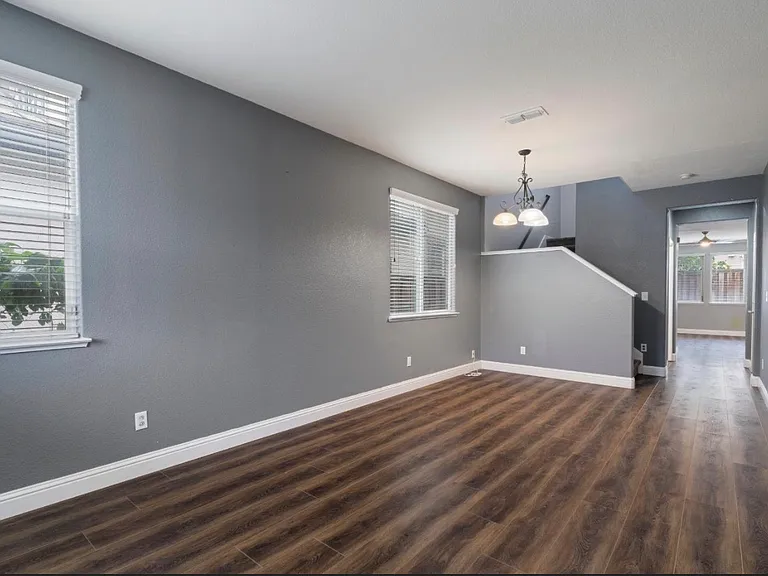 274 Crescent Moon Dr — Photo 3