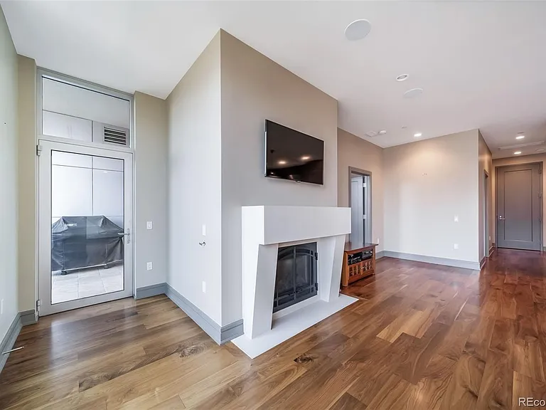 100 Detroit St #403 — Photo 11