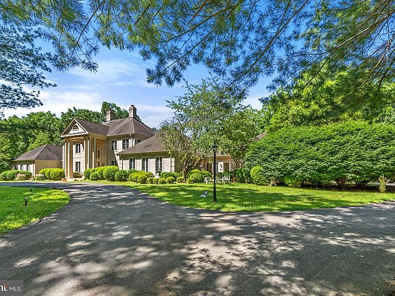 4th image of 5842 Green Springs Dr