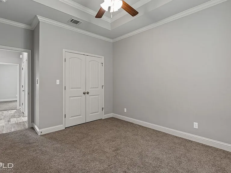302 Oscar Cir — Photo 39