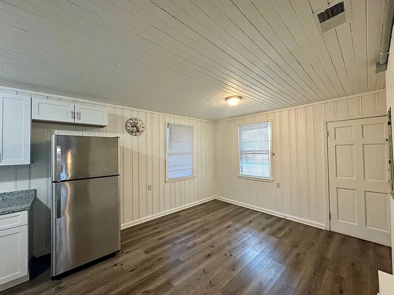 185 Springtree Rd — Photo 9