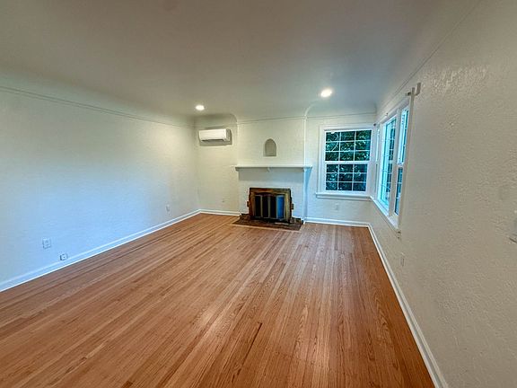 4th image of 641 NW 180th St
