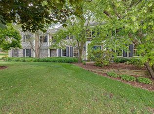 1S601 Verdun Dr, Winfield, IL 60190