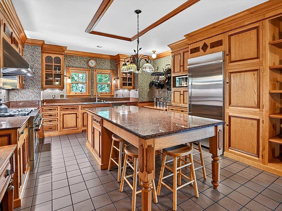 1st image of 6 Pebble Beach Cir