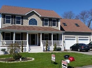 52 Old Farm Ln, Fall River, MA 02720