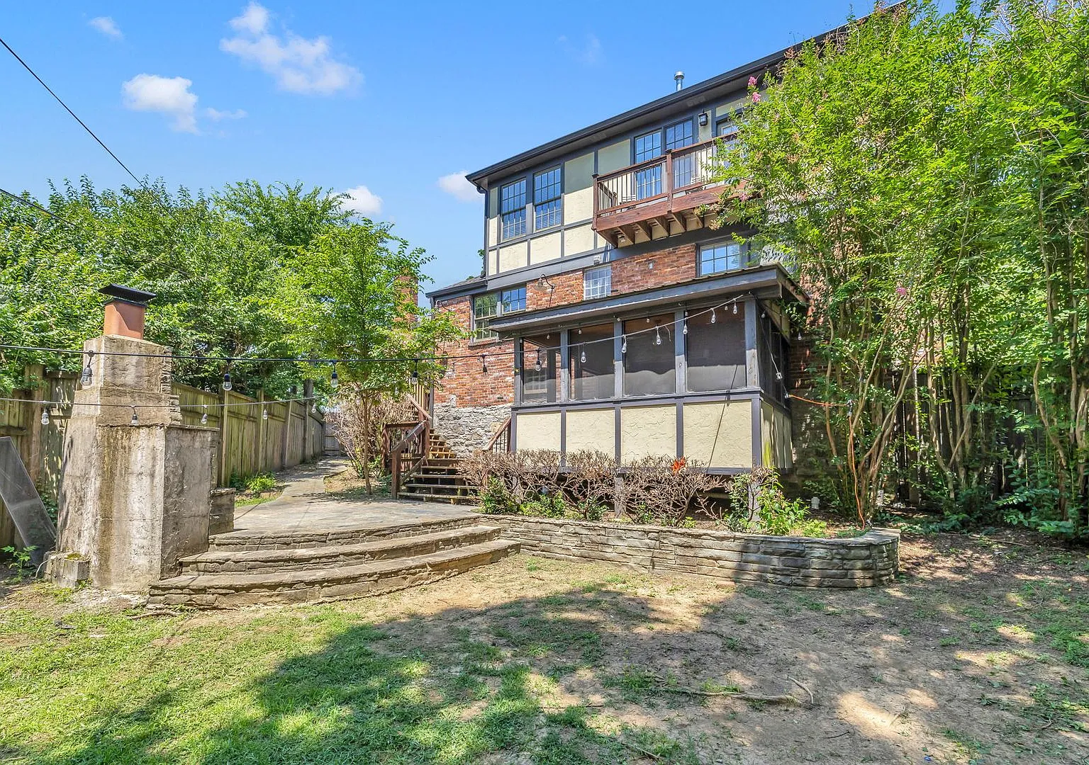 Beautifully maintained and move-in ready 4BR home with a basement — Photo 3