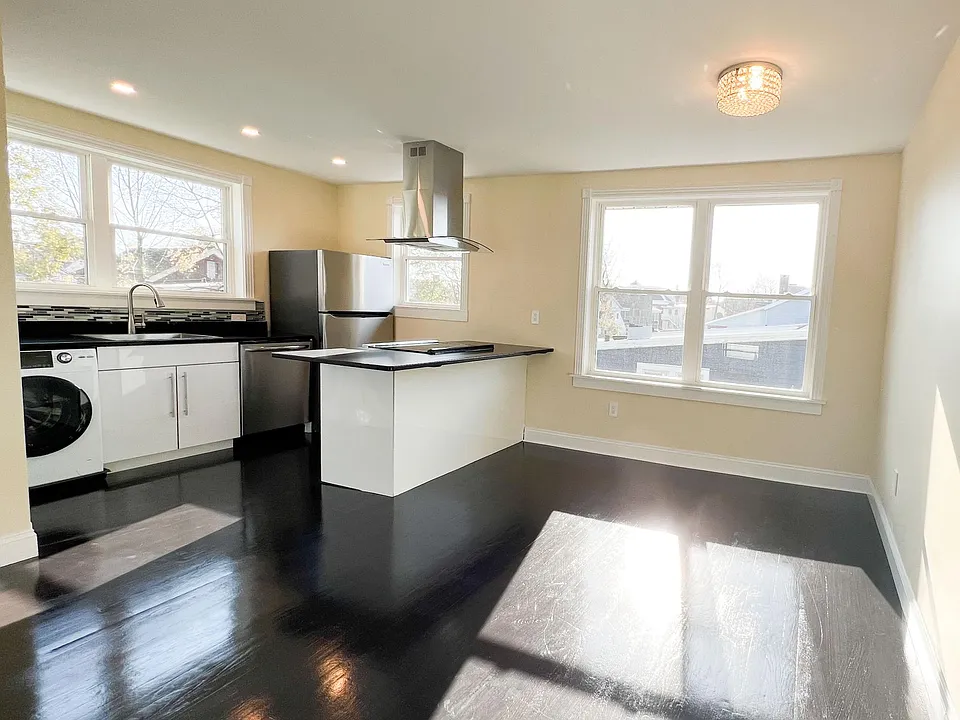 33 Conklin St #2
