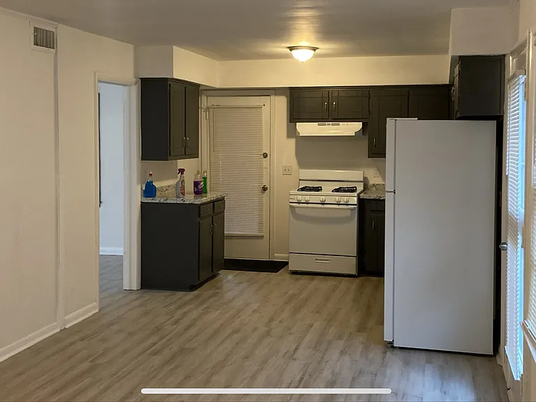 2558 Rice St — Photo 9