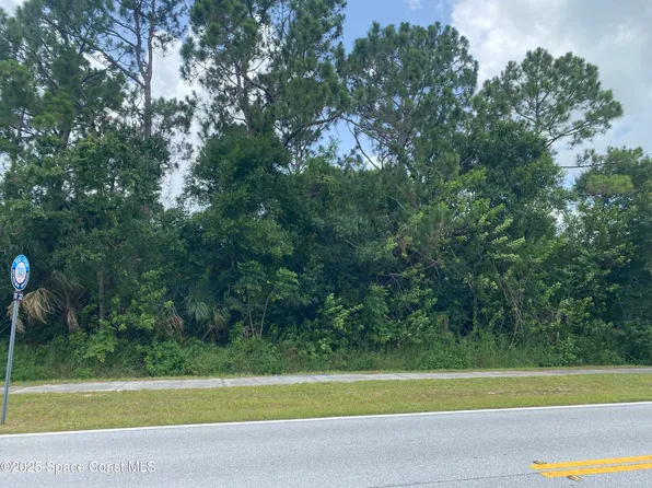 824 Emerson Dr NE, Palm Bay, FL 32907