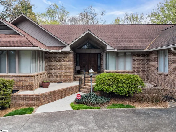 28 Farringdon Dr, Greenville, SC 29615