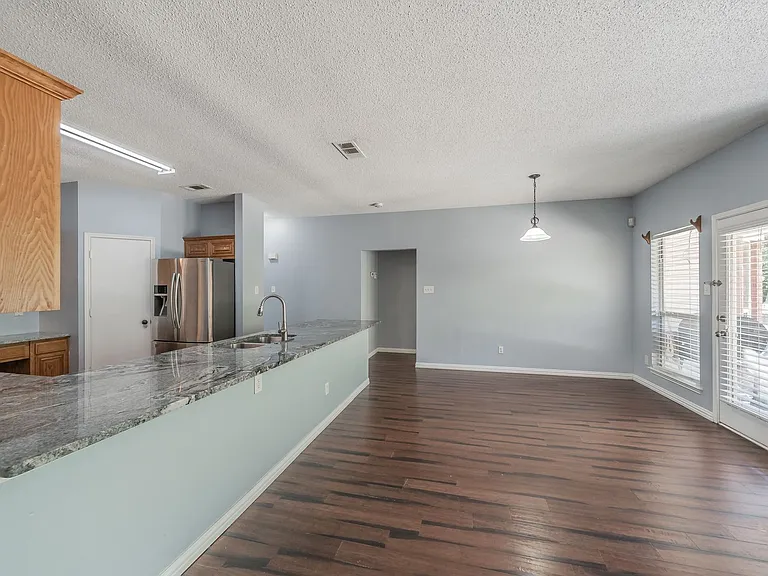 8109 Mosstree Dr — Photo 23