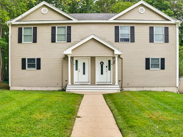 70 Lesure Ave, Lunenburg, MA 01462