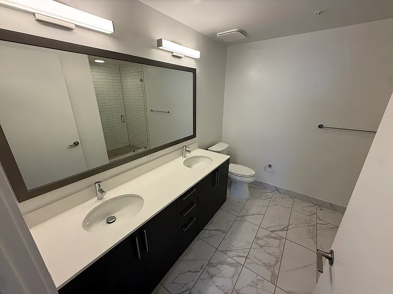 2505 NE 193rd St #310 — Photo 7