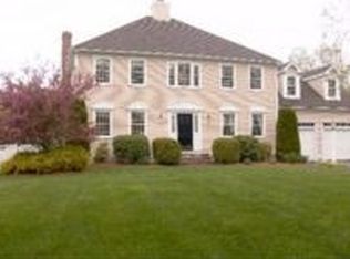 8 Franklin Rodgers Rd, Hingham, MA 02043