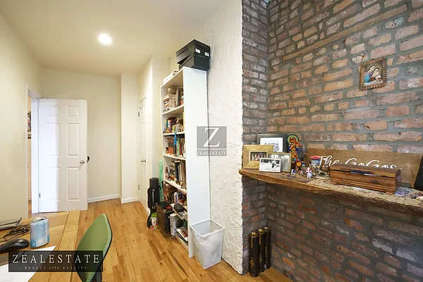 Rented by ZealEstate Group Inc | media 33