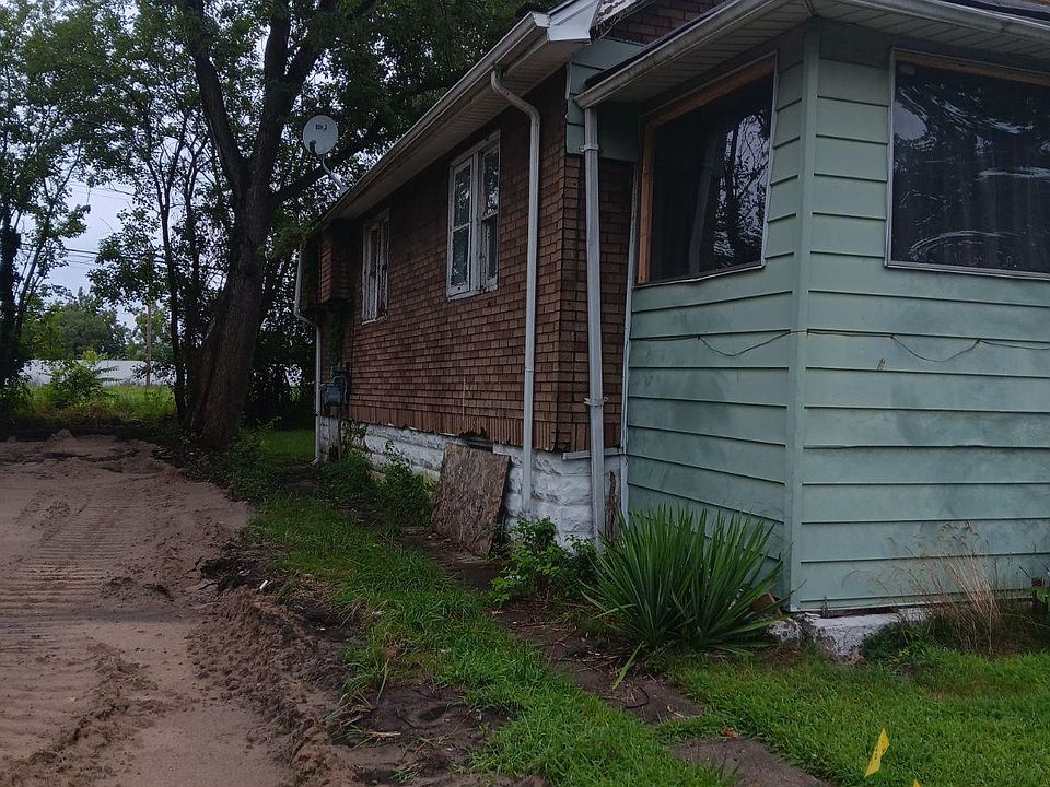 1st image of 629 E Margaret St