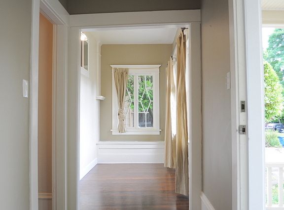 3rd image of 5216 12th Ave NE #A