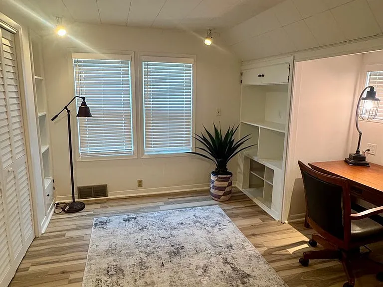 3019 Plymouth Ave — Photo 13