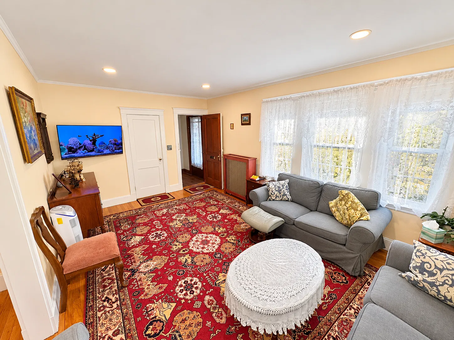 2 bed, 1050 sqft, $3,150 — Photo 3