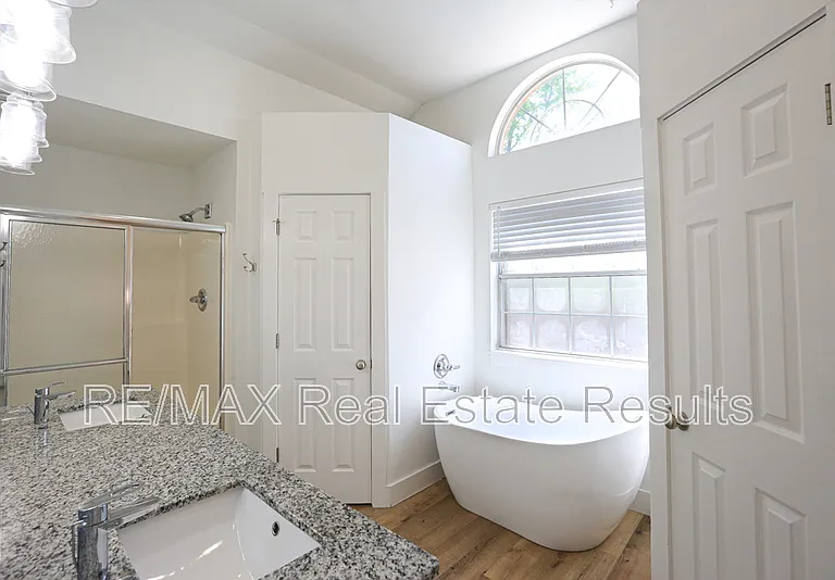 2901 SW 8th St — Photo 14