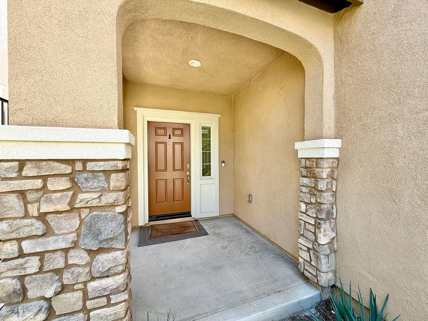 Stylish 3 Bedroom 2 Bathroom Home With Included Solar & Resort-Style Amenities! — Photo 4