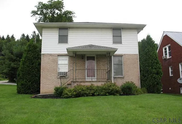 686 W Main St #2
