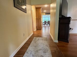 704 Hilltop Dr, Paris, KY 40361